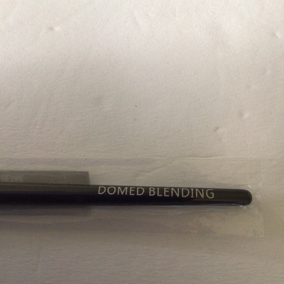 EDDIE FUNKHOUSER DOMED BLENDING EYESHADOW BRUSH NWT - Picture 4 of 7